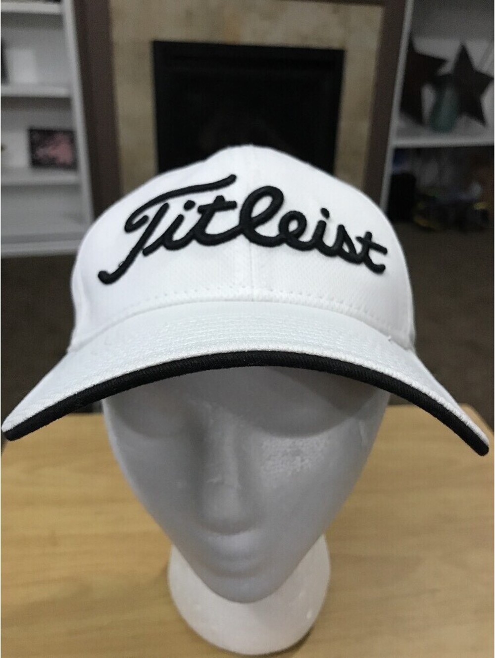 Titleist Golf Balls Dark Horse White Flexfit Size M/L Baseball Cap